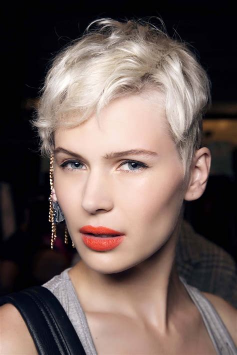 short and blonde hairstyles|More.